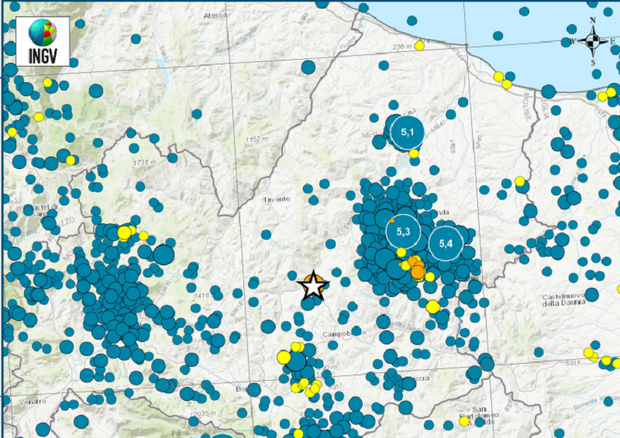 Mappa dei terremoti nella zona del Molise colpita dal sisma del 28 marzo 2023. In arancione i più recenti (fonte: INGV) © Ansa