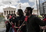 In Grecia 50mila in piazza e scontri per disastro ferroviario