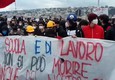 Napoli, cariche e manganellate sui giovani in piazza per Lorenzo (ANSA)
