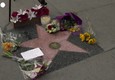 I fan rendono omaggio a Sidney Poitier sulla sua stella a Hollywood © ANSA