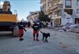 Terremoto in Turchia, militari spagnoli cercano sopravvissuti tra le macerie (ANSA)