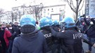 Protesta dei centri sociali a Torino, tensioni con la polizia(ANSA)