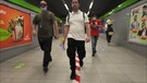 Milano, volontari in metro con megafono: 