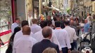 Elezioni, Di Maio fra i cittadini in centro a Napoli(ANSA)