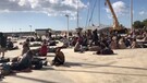 Migranti, sbarco autonomo a Roccella Ionica: arrivati in 650 (ANSA)