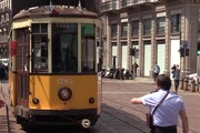 Addio a Carla Fracci, applausi e scampanellio di tram davanti alla Scala