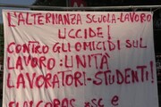 Milano, corteo contro l'alternanza scuola-lavoro. 'Arriveranno altri tagli'