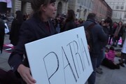 Aborto, a Torino flash-mob contro il motto 'Dio, patria e famiglia'