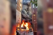 Incendio in centro a Pescara, danni a una banca: nessun ferito