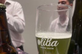 Sbarca in Italia Oliba, birra verde all'olio di oliva