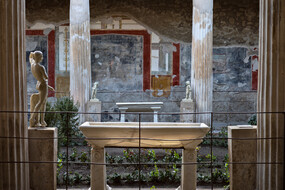 Pompei, casa dei Vettii, un particolare del giardino . Foto Luigi Spina Parco archeologico Pompei (ANSA)