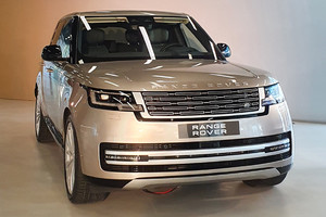 Nuova Range Rover 2022, un'opera d'arte al Maxxi (ANSA)