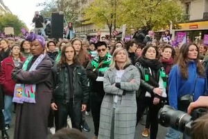 Violenza sulle donne, la manifestazione di Parigi (ANSA)