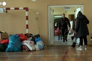 Polonia, la palestra di una scuola trasformata in un centro profughi per gli ucraini (ANSA)
