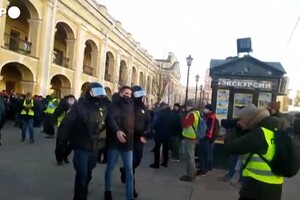 Ucraina, proteste contro l'invasione a Mosca e San Pietroburgo: arresti (ANSA)