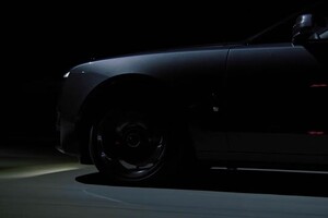 Rolls-Royce Black Badge Ghost, superlusso ipermoderno (ANSA)
