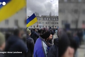 Ucraina, protesta contro la guerra a Melitopol: sentito il rumore di spari (ANSA)