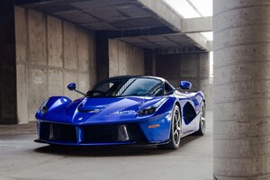 Ferrari: all'asta l'unica LaFerrari in blu elettrico (ANSA)