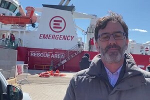 Migranti: la Life Support. nave di Emergency, attracca a Ortona: a bordo in 161 (ANSA)