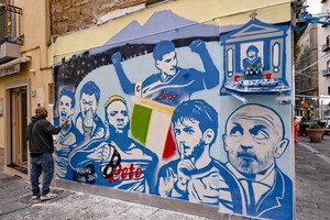 Scudetto Napoli, murale al Borgo Orefici e' un tributo a protagonisti (ANSA)