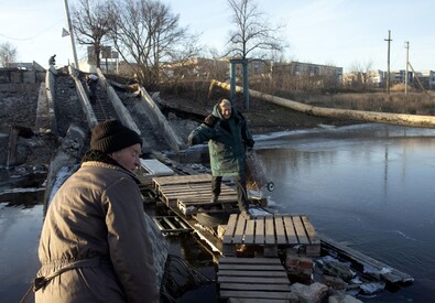 Un ponte distrutto nella regione del Donetsk (ANSA)