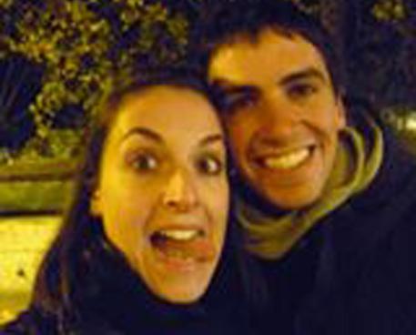 Valeria Solesin con il fratello Dario in una foto postata dallo stesso Dario sul suo profilo Facebook © ANSA