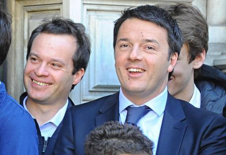 Matteo Renzi con Marco Carrai (sx) in una foto di archivio © ANSA
