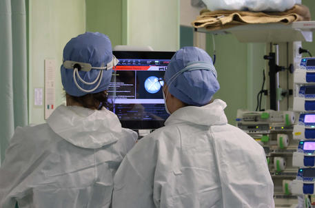 Iss,sale occupazione malati Covid in intensive e area medica © ANSA
