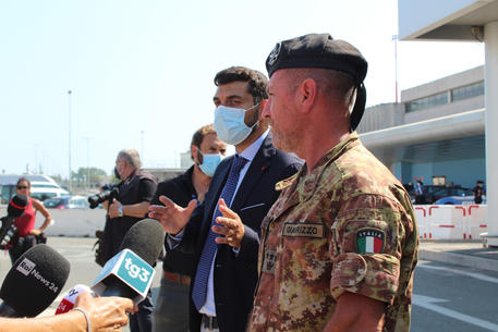 Il colonnello Diego Antonio Giarrizzo del Comando operativo di vertice interforze, a Fiumicino © ANSA