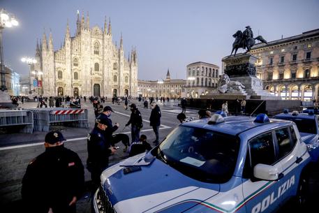 Polizia in piazza Duomo © ANSA