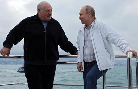 Il presidente russo Vladimir Putin e quello bielorusso Alexander Lukashenko © EPA
