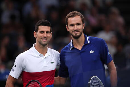 Novak Djokovic e Daniil Medvedev © EPA