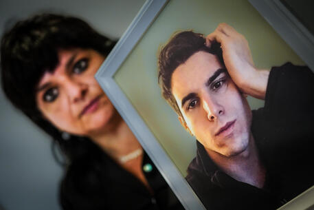 'Mio figlio ucciso per sbaglio, ora voglio giustizia' Parla la mamma di Giuseppe Fusella. © ANSA