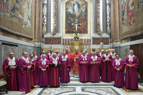 Papa Francesco in udienza con i prelati © ANSA