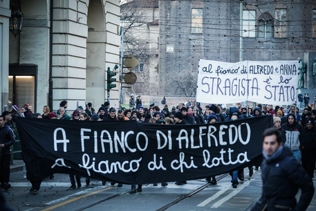 Corteo degli anarchici a Torino © ANSA