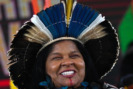 La ministra brasiliani per i Popoli Indigeni, Sonia Guajajara © EPA