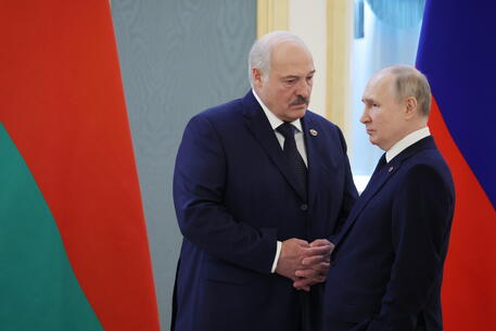 Lukashenko e Putin © EPA