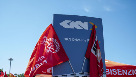 Manifestazione di lavoratori della Gkn (ANSA)