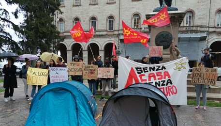 Caro affitti; la protesta degli studenti a Perugia. (ANSA)