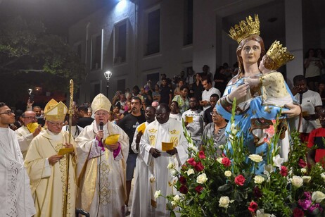 Tunisi:a La Goulette la processione della Madonna di Trapani
