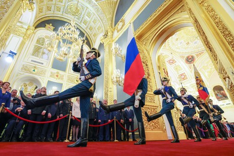 ++ Putin al Cremlino per la cerimonia di insediamento ++