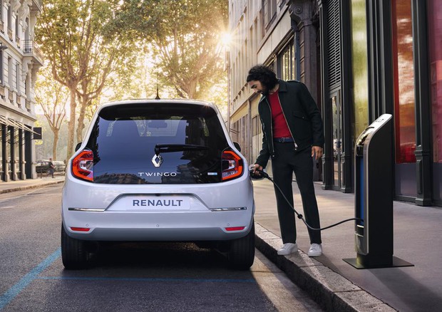 Renault Twingo Electric, facile passare alla nuova mobilità (ANSA)