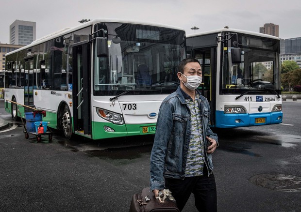 Wuhan torna alla normalità con 117 linee di autobus © AFP