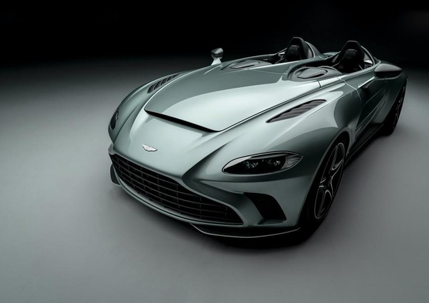 Aston Martin V12 Speedster, aggressivo bolide per 88 ricconi © Aston Martin Press