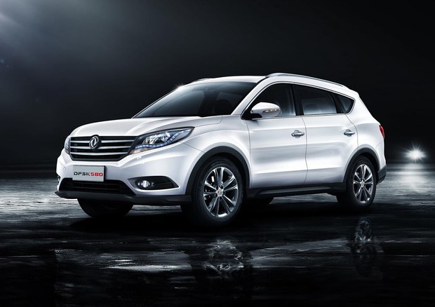 Spagna, Dongfeng DFSK 580 suv 7 posti 'lusso per tutti © Dongfeng 