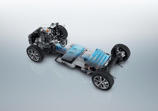 Peugeot, elettrico vs termico: ecco tutte le differenze © ANSA