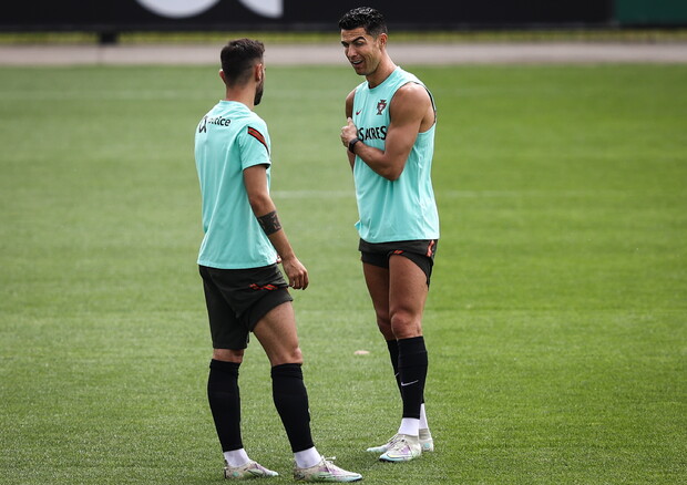 Cristiano Ronaldo e Bruno Fernandes in una foto di archivio (foto: ANSA)