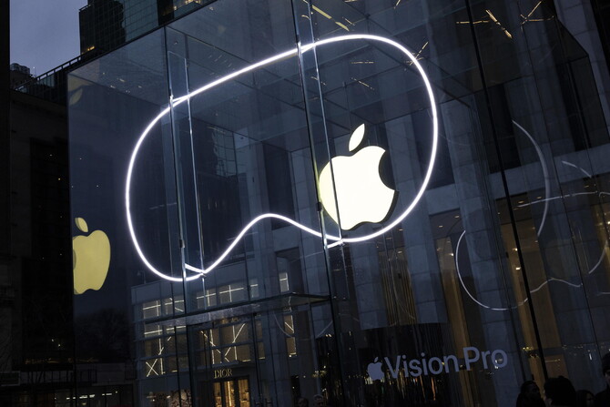 L'Antitrust Ue annuncia una multa record ad Apple per 1,8 miliardi