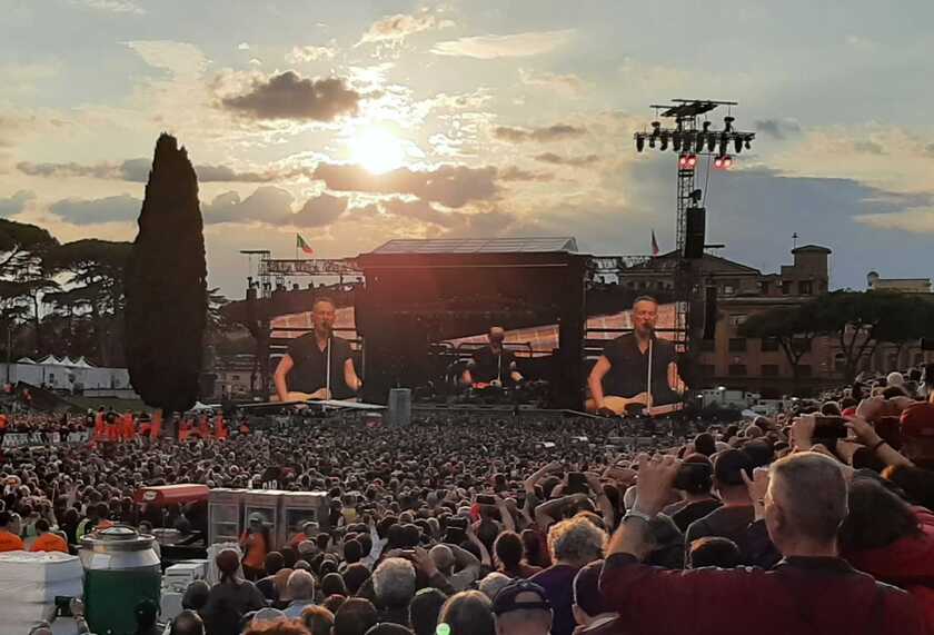 Springsteen in sneakers accende il Circo Massimo - RIPRODUZIONE RISERVATA
