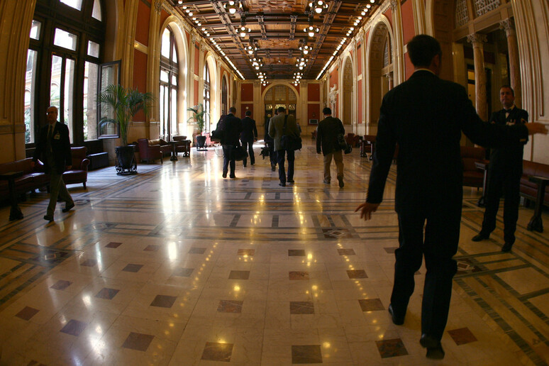 La grande sala del Transatlantico a Montecitorio - RIPRODUZIONE RISERVATA